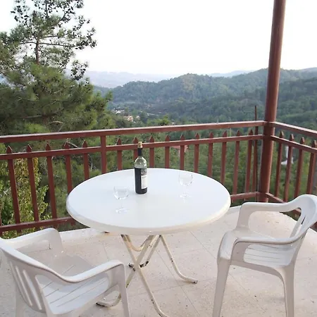 Country House * Moniatis